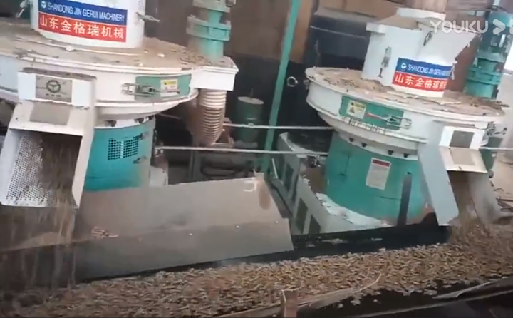 秸秆制粒机现场工作中